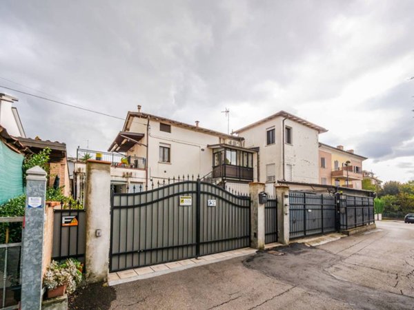 casa indipendente in vendita a Casalgrande in zona Villalunga