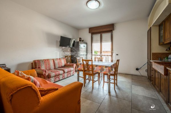 appartamento in vendita a Casalgrande in zona Veggia