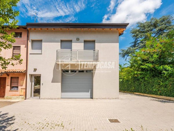 casa indipendente in vendita a Casalgrande