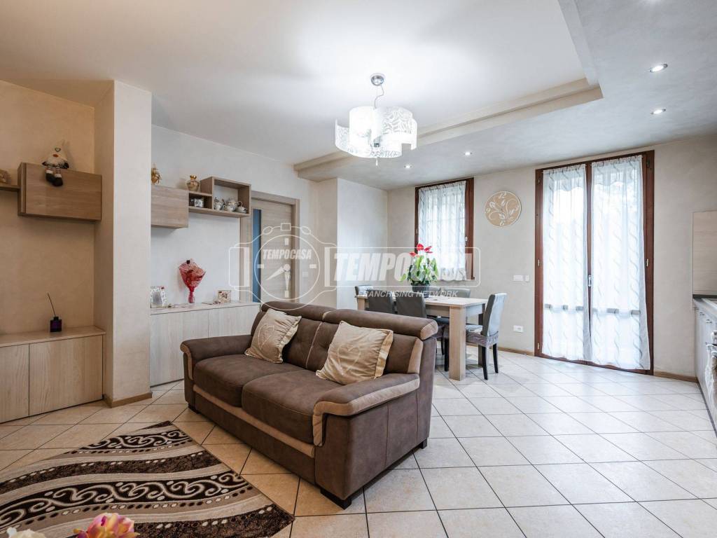 appartamento in vendita a Casalgrande in zona Dinazzano