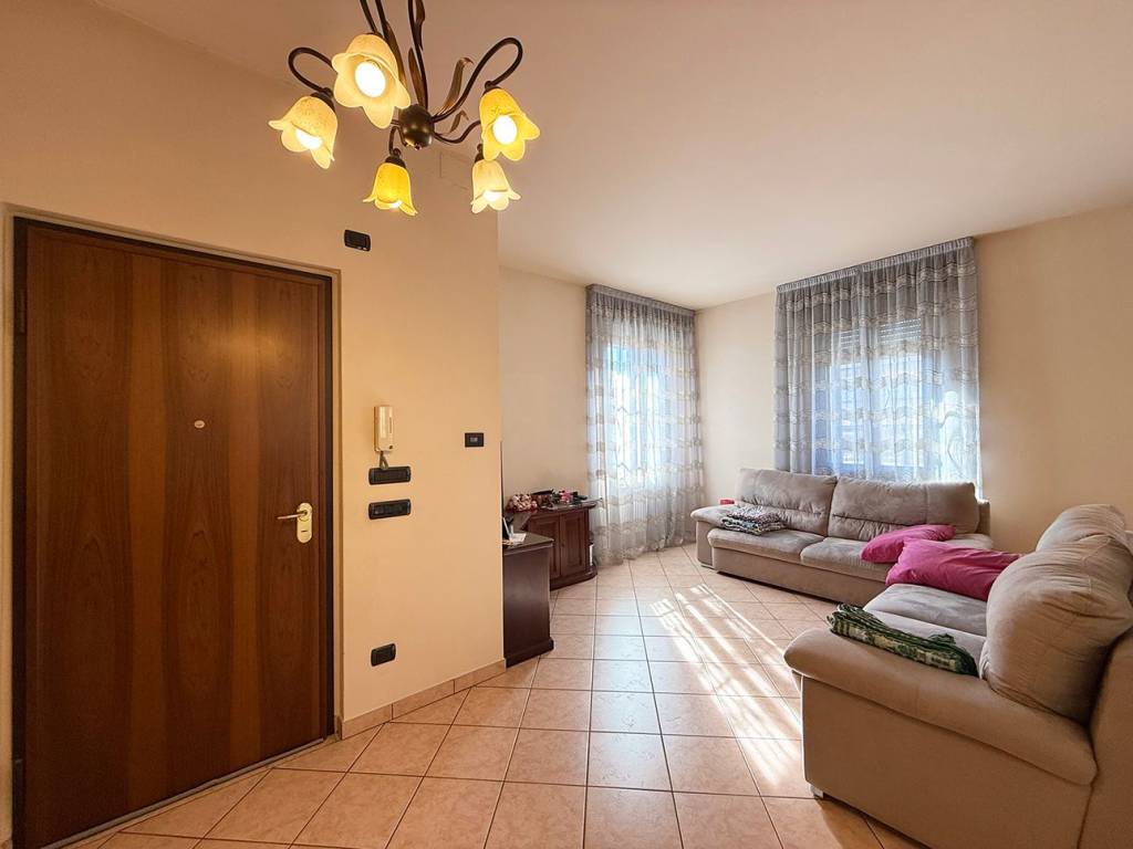 appartamento in vendita a Casalgrande in zona Veggia