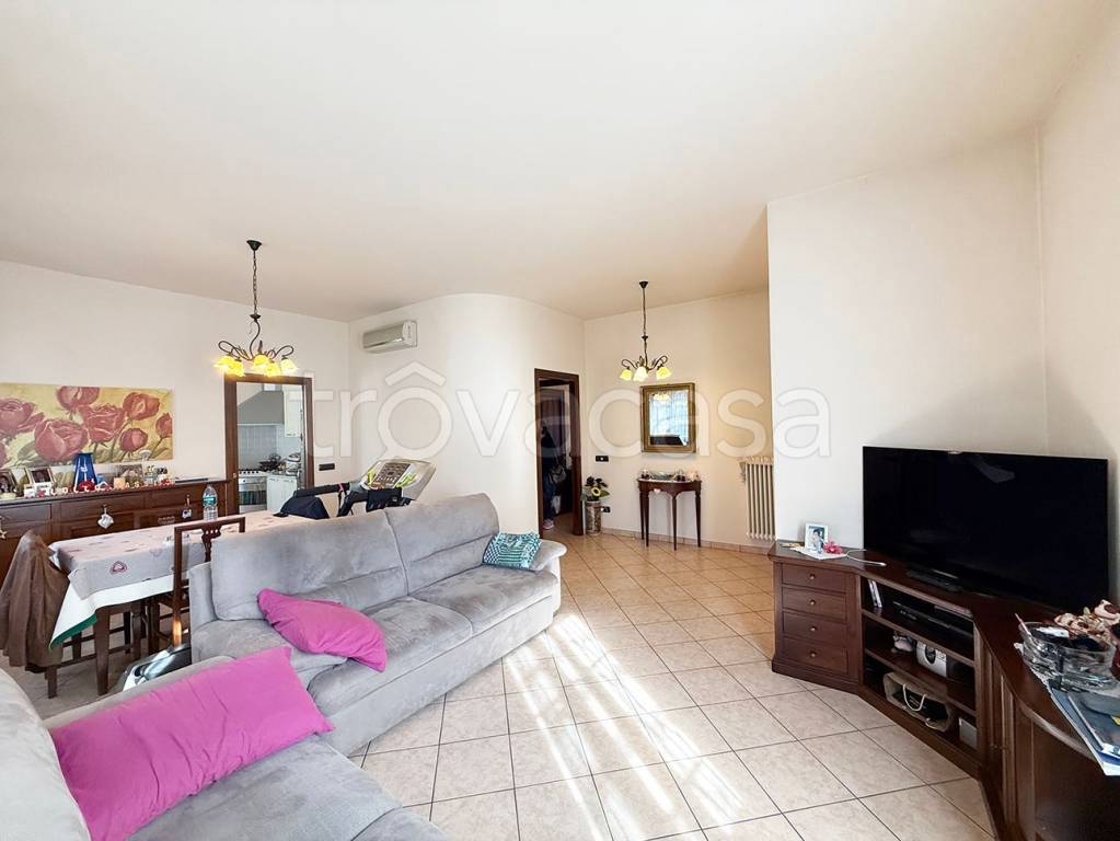 appartamento in vendita a Casalgrande in zona Sant'Antonino