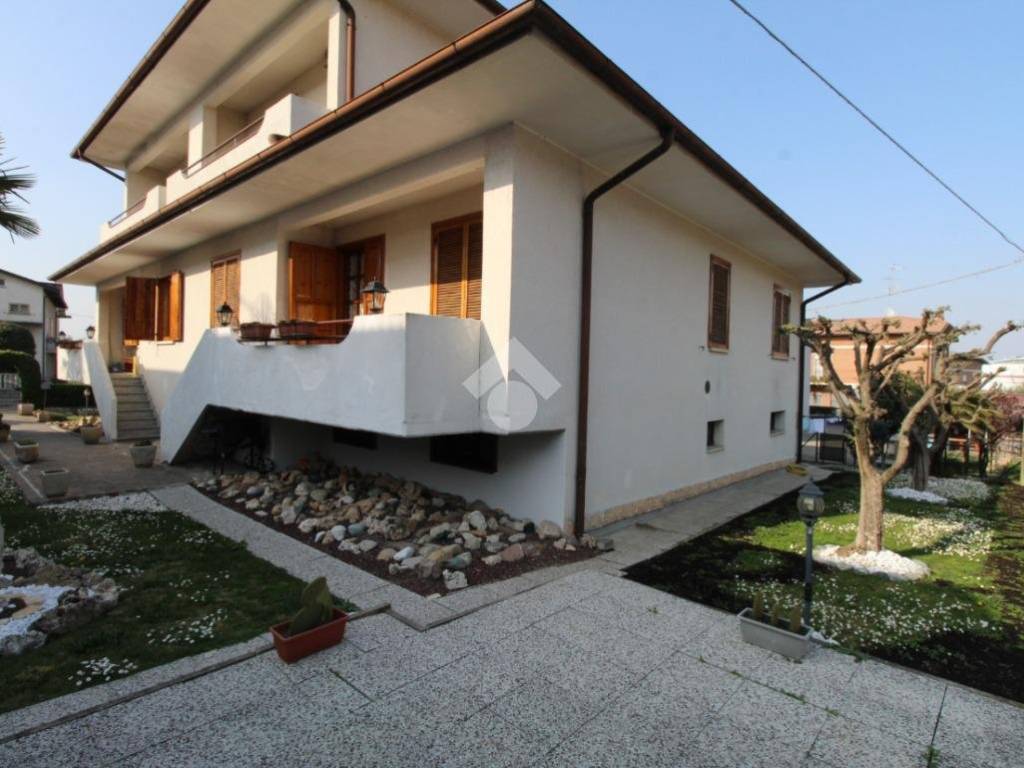 casa indipendente in vendita a Casalgrande