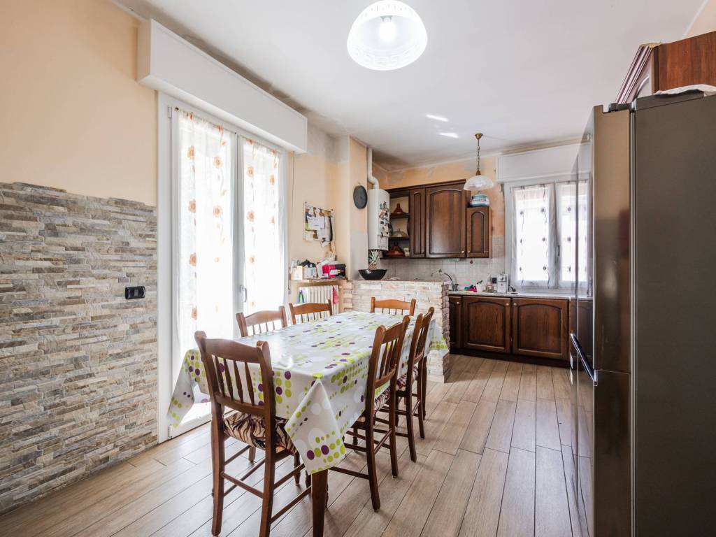 appartamento in vendita a Casalgrande in zona Salvaterra