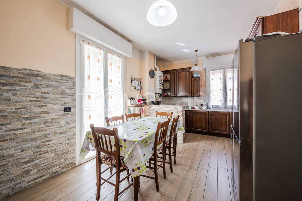 appartamento in vendita a Casalgrande in zona Salvaterra