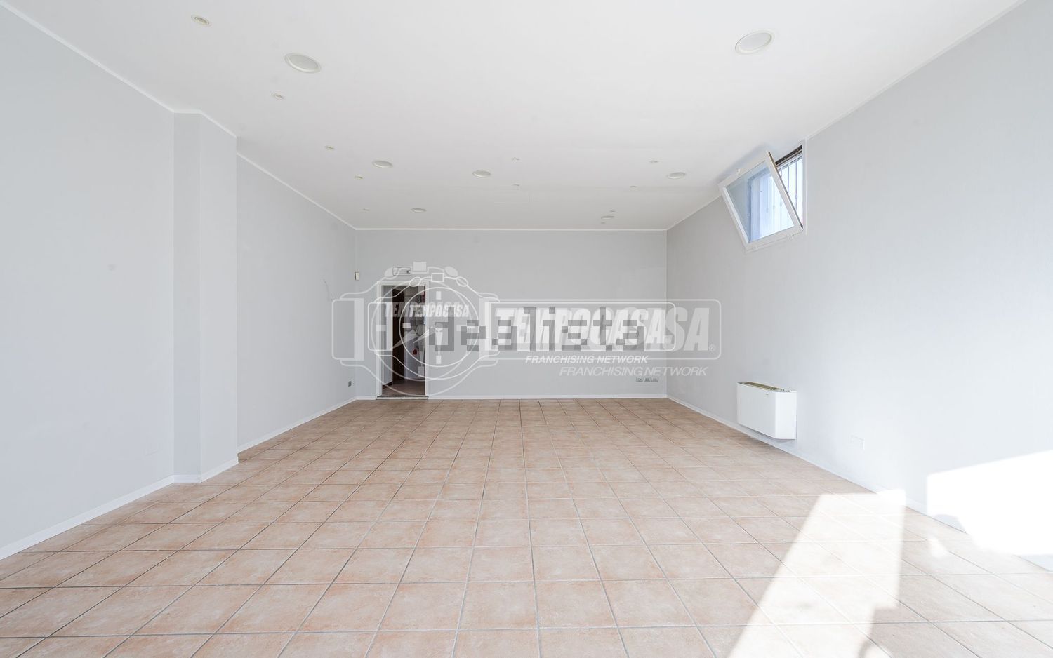 locale commerciale in vendita a Casalgrande