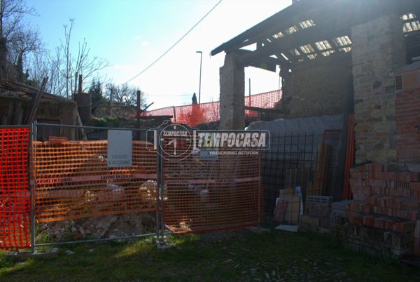 locale di sgombero in vendita a Casalgrande in zona Villalunga