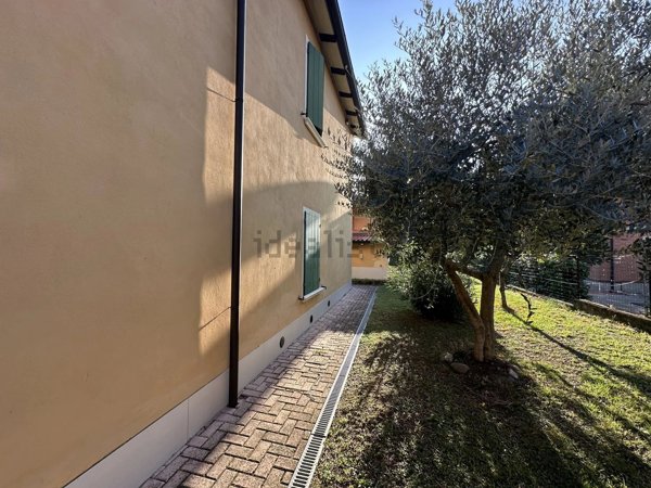 casa indipendente in vendita a Casalgrande in zona Dinazzano