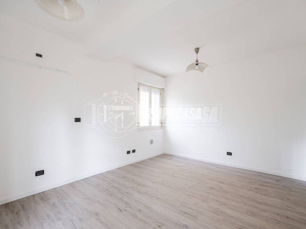 appartamento in vendita a Casalgrande in zona Veggia