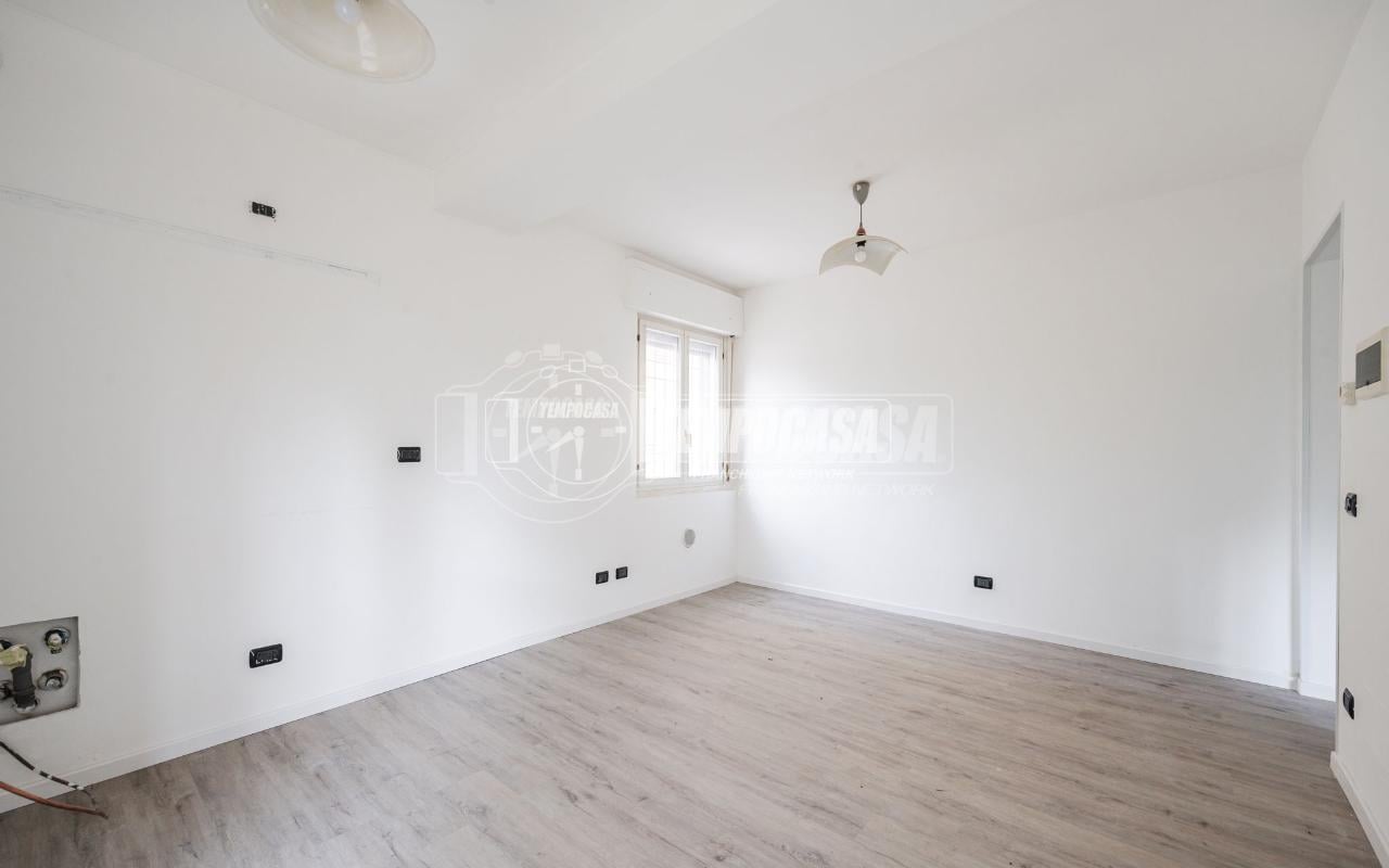 appartamento in vendita a Casalgrande in zona Veggia