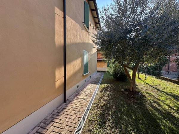 casa indipendente in vendita a Casalgrande in zona Villalunga