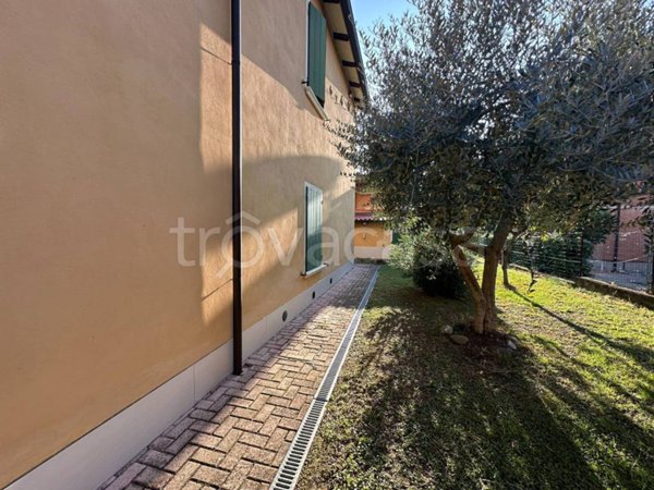 casa indipendente in vendita a Casalgrande in zona Dinazzano