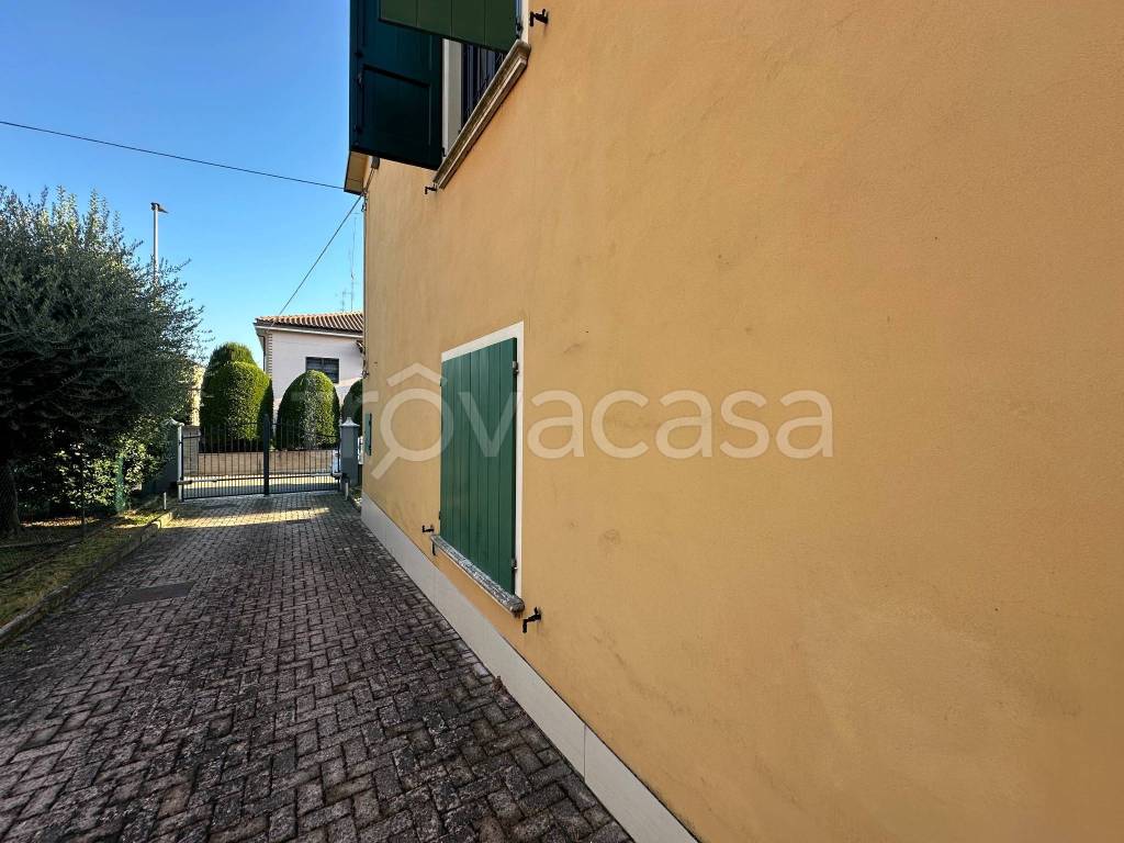 casa indipendente in vendita a Casalgrande in zona Dinazzano