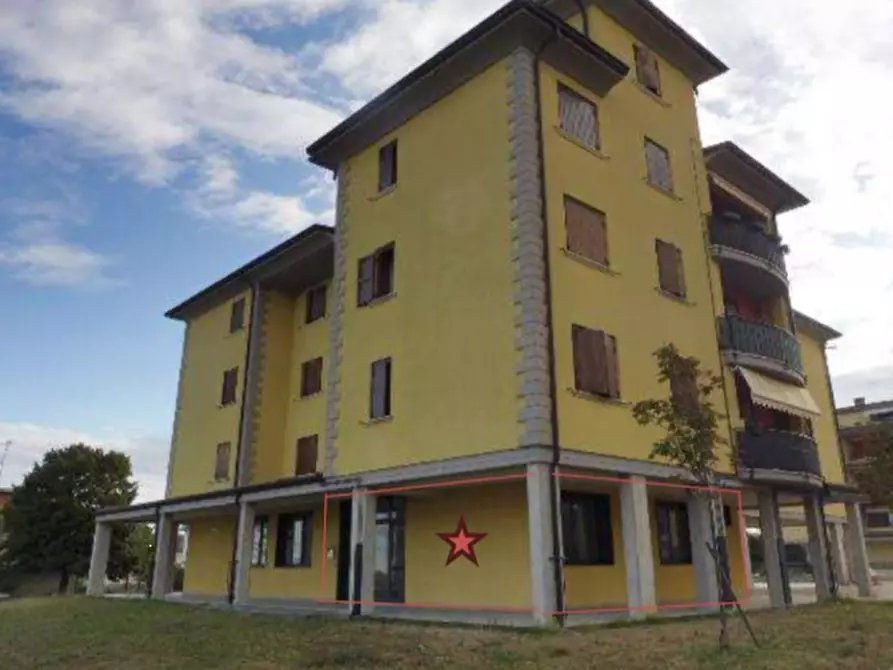 negozio in vendita a Casalgrande