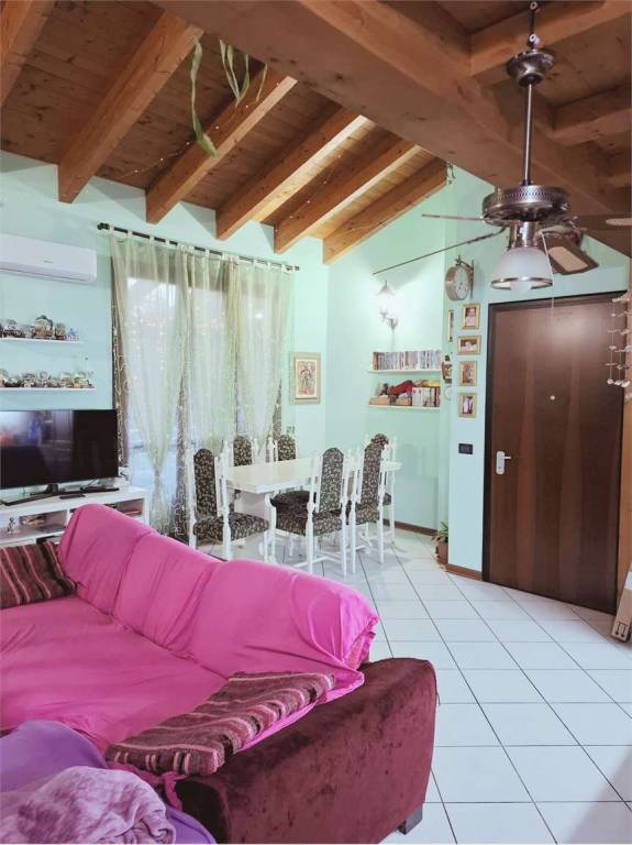 appartamento in vendita a Casalgrande in zona Salvaterra