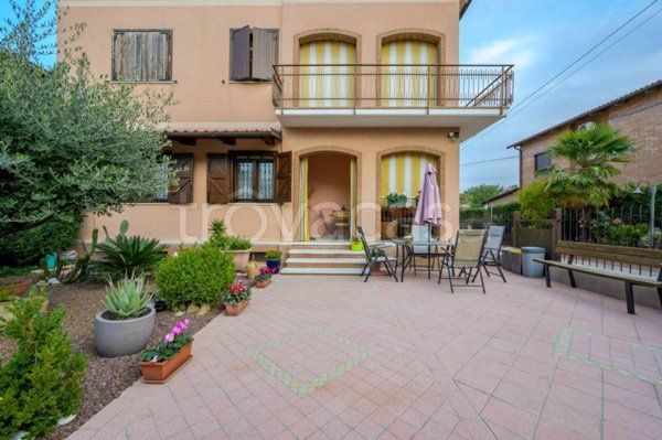 appartamento in vendita a Casalgrande in zona Villalunga