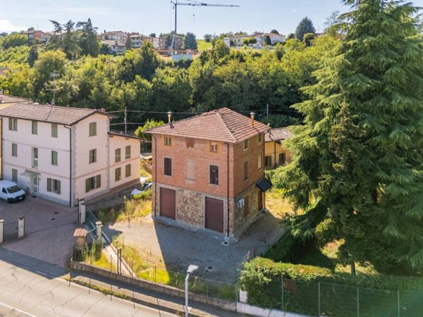 casa indipendente in vendita a Casalgrande in zona Villalunga