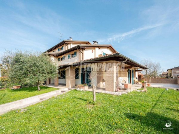 casa indipendente in vendita a Casalgrande