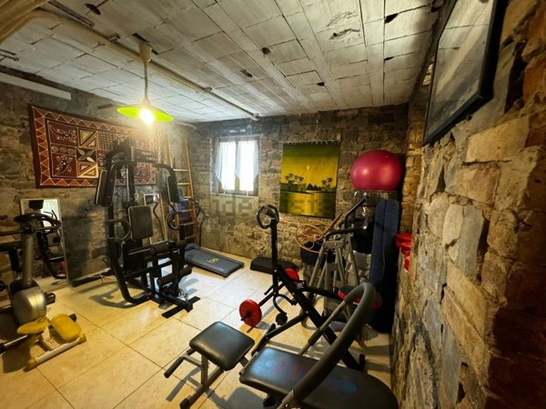 casa indipendente in vendita a Casalgrande in zona Villalunga