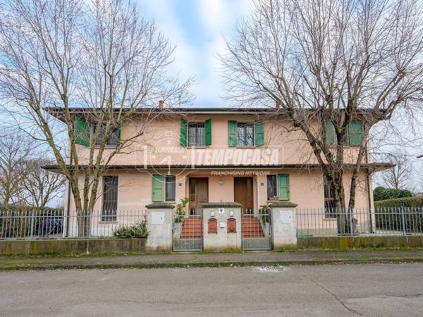 appartamento in vendita a Casalgrande in zona Salvaterra