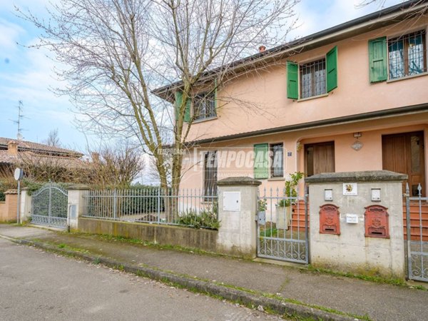 appartamento in vendita a Casalgrande in zona Salvaterra