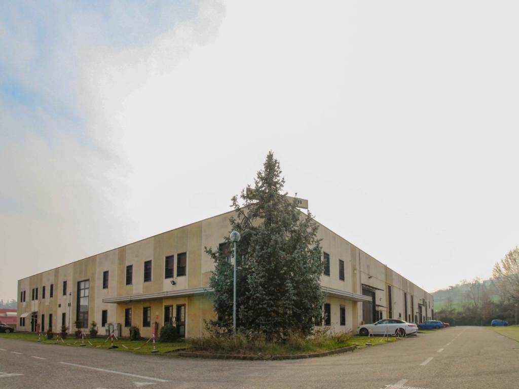 locale commerciale in vendita a Casalgrande in zona Villalunga