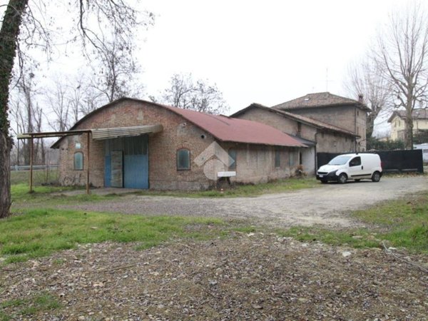 casa indipendente in vendita a Casalgrande in zona Villalunga