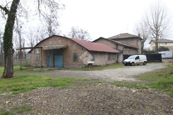 casa indipendente in vendita a Casalgrande in zona Villalunga