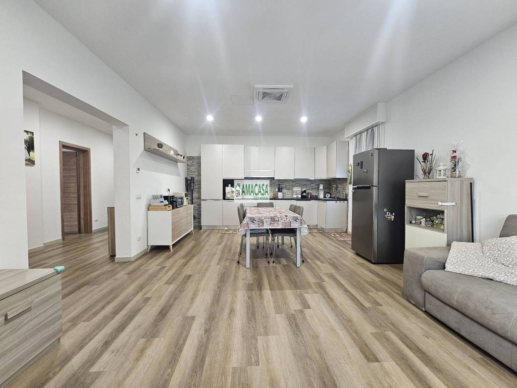 casa indipendente in vendita a Casalgrande in zona Veggia