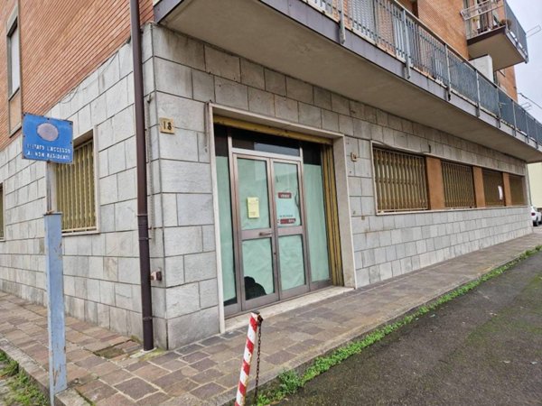 negozio in vendita a Casalgrande in zona Salvaterra