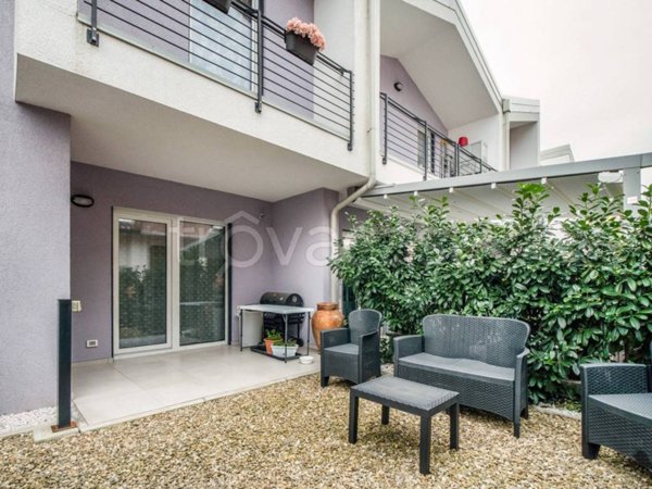 casa indipendente in vendita a Casalgrande in zona Dinazzano