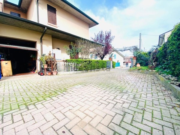 casa indipendente in vendita a Casalgrande