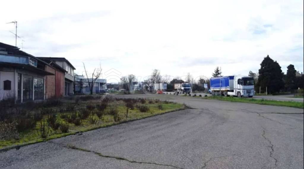 negozio in vendita a Casalgrande