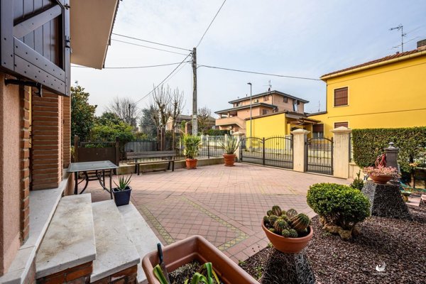 appartamento in vendita a Casalgrande in zona Villalunga