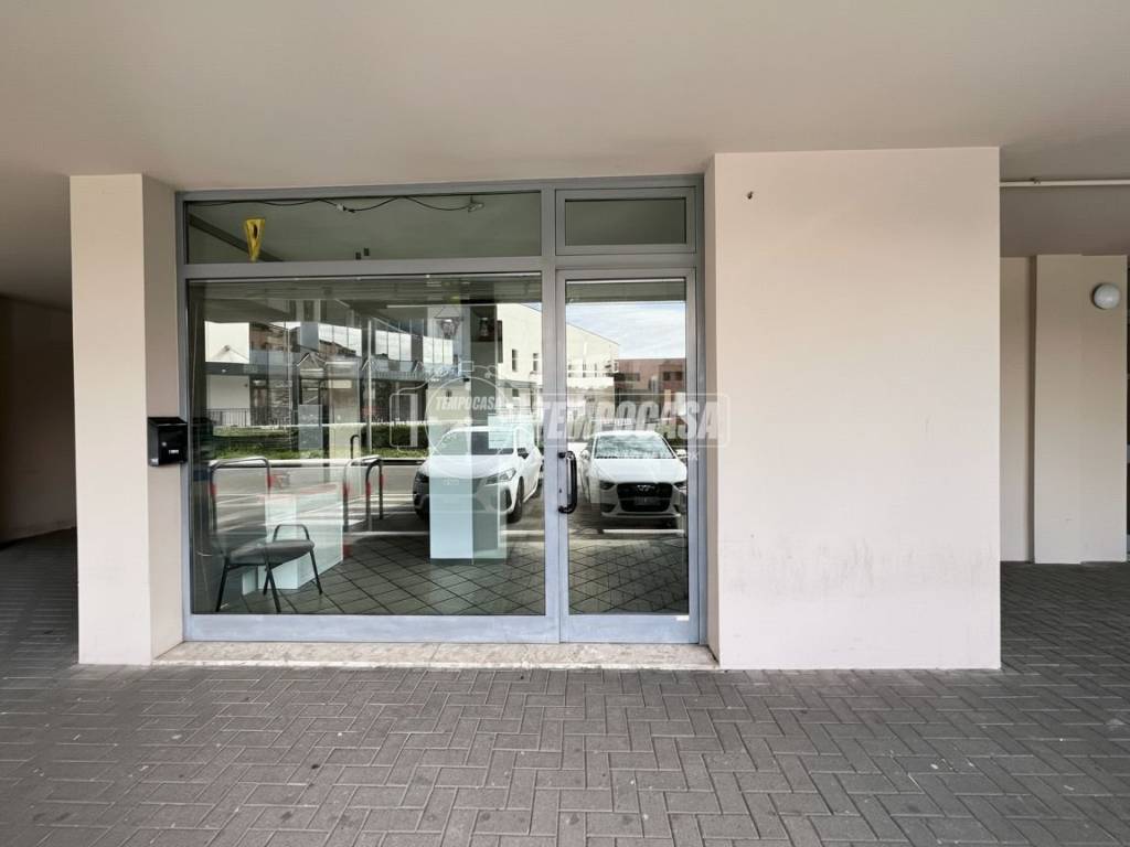 negozio in vendita a Casalgrande