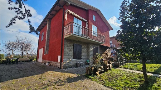 casa indipendente in vendita a Casalgrande in zona Veggia