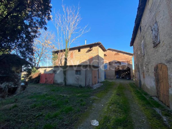 casa indipendente in vendita a Casalgrande in zona Villalunga