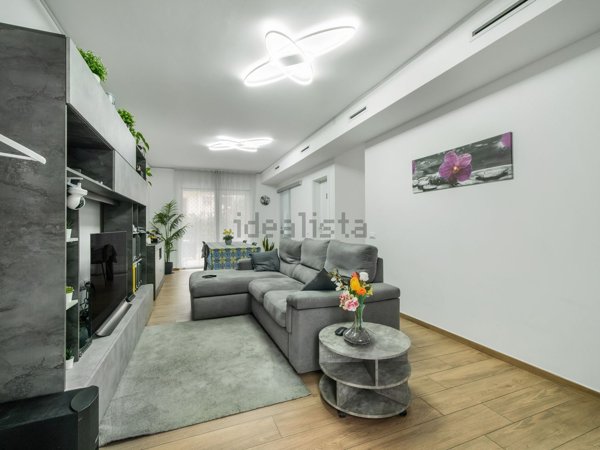 casa indipendente in vendita a Casalgrande in zona Dinazzano