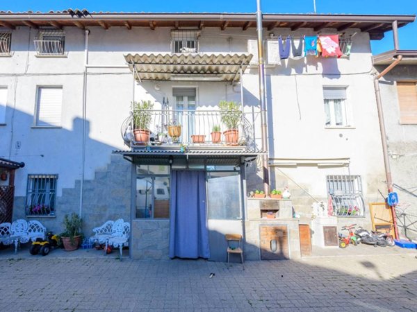 casa indipendente in vendita a Casalgrande in zona Villalunga