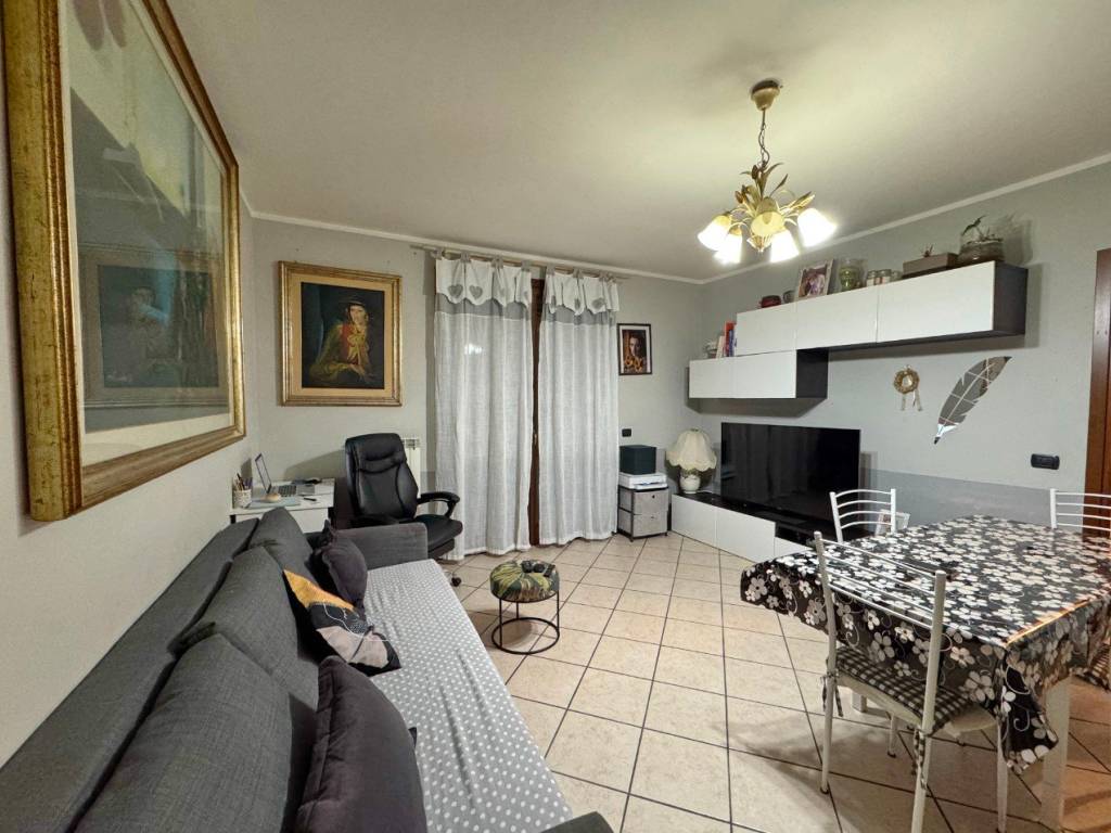 appartamento in vendita a Casalgrande in zona Villalunga