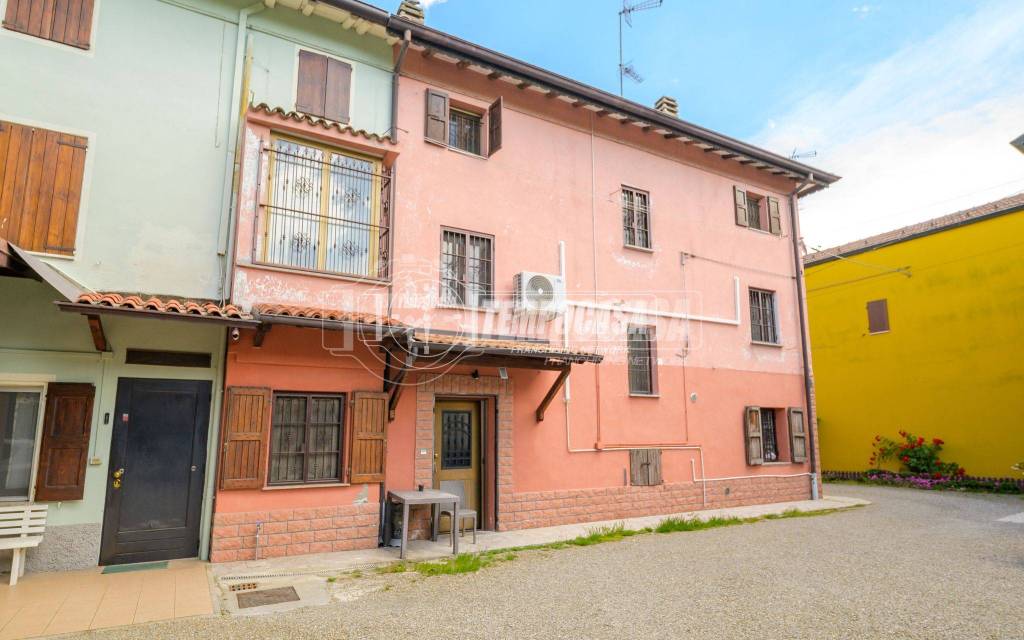 casa indipendente in vendita a Casalgrande