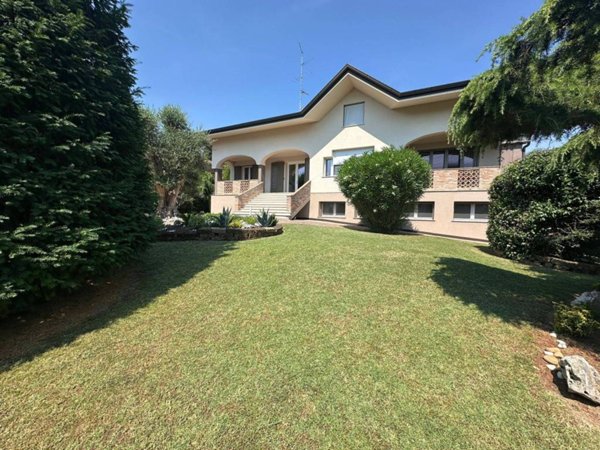 casa indipendente in vendita a Casalgrande