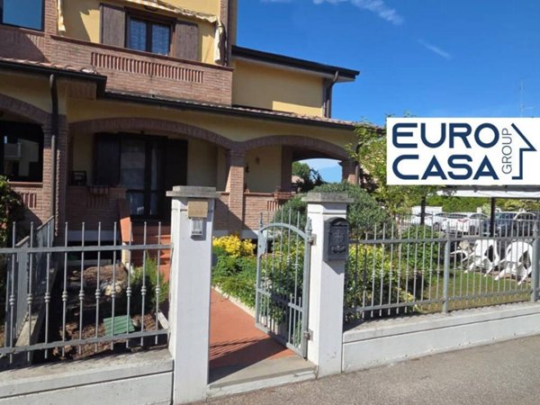 casa indipendente in vendita a Casalgrande in zona Salvaterra