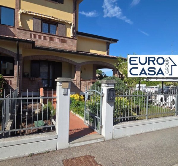 casa indipendente in vendita a Casalgrande in zona Salvaterra