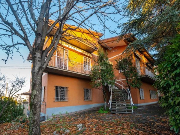casa indipendente in vendita a Casalgrande in zona Sant'Antonino