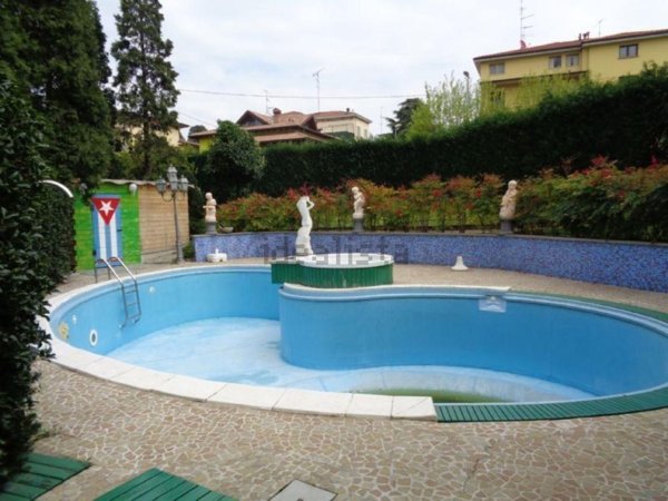 casa indipendente in vendita a Casalgrande in zona Veggia