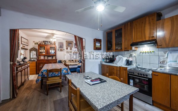 casa indipendente in vendita a Casalgrande in zona Dinazzano