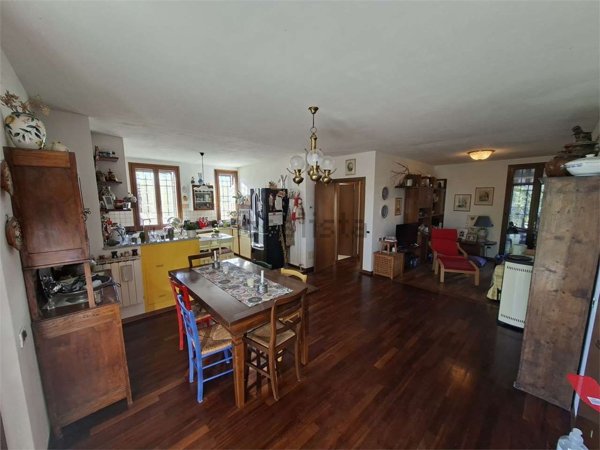 casa indipendente in vendita a Casalgrande in zona Sant'Antonino