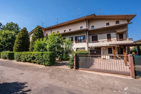 casa indipendente in vendita a Casalgrande in zona Salvaterra