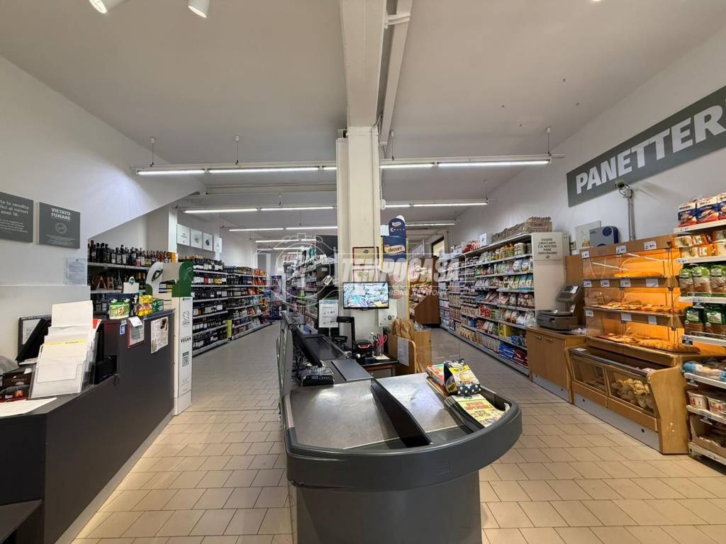 negozio in vendita a Casalgrande
